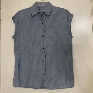 ALICE AND OLIVIA Sleeveless bue Denim button up shirt size XS